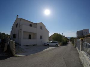 Apartments with a parking space Brodarica, Sibenik - 16978