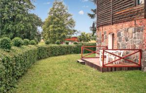 Pet Friendly Apartment In Retowo 4