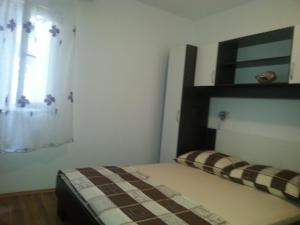 Apartments by the sea Drvenik Mali (Drvenik) - 16787