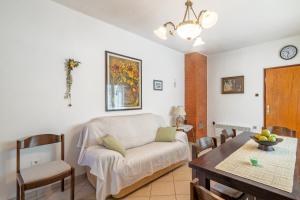 Three-Bedroom Apartment with Terrace room in Apartments by the sea Povlja Brac - 16792