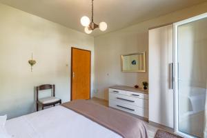 Apartments by the sea Povlja, Brac - 16792