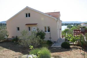 Apartments by the sea Bilice, Krka - 16904