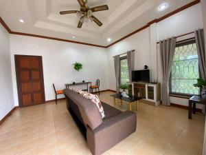 1-Bedrooms Cozy Entire house near Bangtao Beach free wifi