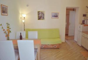 One-Bedroom Apartment with Terrace room in Apartment Pula 17014a