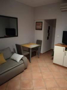 Family friendly apartments with a swimming pool Okrug Gornji, Ciovo - 16608