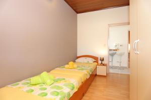 Family friendly apartments with a swimming pool Okrug Gornji, Ciovo - 16608
