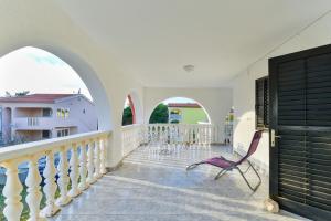 Apartments with a parking space Vir Kozjak Vir 18579