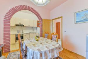 Apartments by the sea Vir - 18590