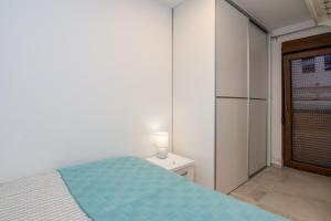 Apartments with parking space Vir - 18544