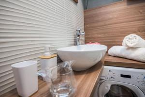 Apartments with parking space Vir - 18544