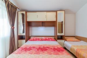 Apartments by the sea Vir - 18533