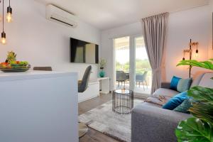 Family-friendly apartments with swimming pool Vir - Kozjak, Vir - 18542