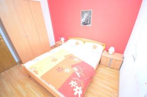 Apartments with parking space Vir - Kozjak, Vir - 18556