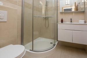 Apartments by the sea Vir - 18557