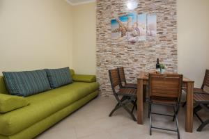 Apartments with parking space Vir - 18561