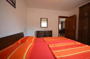 Apartments with parking space Vir - 18562