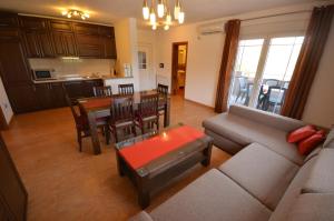 Apartments with parking space Vir - 18562