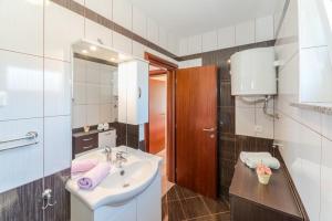 Apartments by the sea Vir - Lozice, Vir - 18567