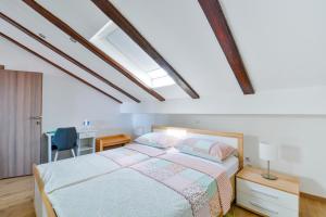 Apartments with parking space Vir - 18592