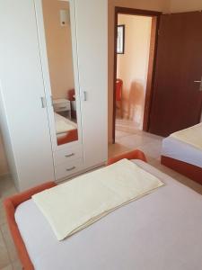 Apartments by the sea Sevid, Trogir - 16802