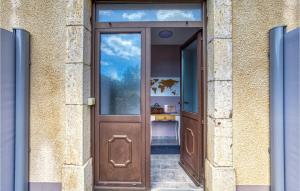 3 Bedroom Stunning Home In Baraqueville