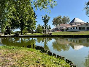 Hotels Domaine de Roullet : photos des chambres