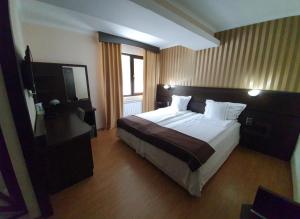 Budget Twin Room room in Family Hotel Hebar