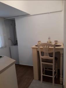 Garsoniera lux centru pietonal Tîrgu - Jiu