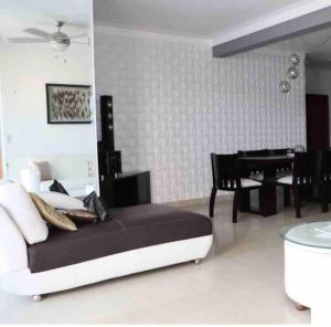 Self check in , moderno, AC completo Wifi, TV 4K