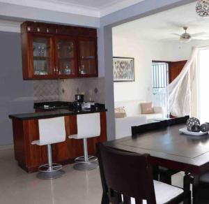 Self check in , moderno, AC completo Wifi, TV 4K