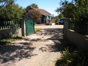 Chalets a l'oree de troncais : photos des chambres