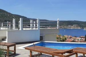 Vis - luxury holiday villa with swimming pool