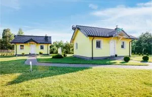 2 Bedroom Cozy Home In Dabki - Gleźnowo