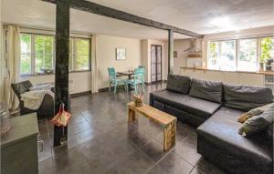 1 Bedroom Beautiful Home In Boekelo