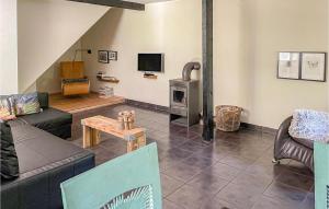 1 Bedroom Beautiful Home In Boekelo