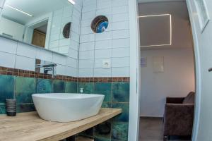 Family friendly seaside apartments Pisak, Omis - 18610