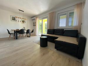 Two-Bedroom Apartment with Terrace and Sea View room in Apartments by the sea Poljica Trogir - 18634