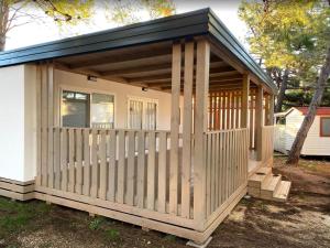 Apartments by the sea Privlaka, Zadar - 18637 - 4hvězdičkové hotely ve městě Privlaka