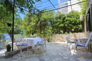 Apartments by the sea Lokva Rogoznica, Omis - 18638