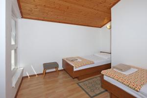 Apartments by the sea Supetarska Draga - Gonar, Rab - 18650