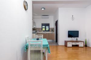 Apartments with parking space Fazana - 18639
