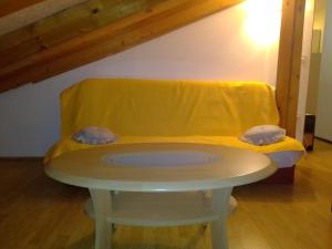 Apartments with WiFi Rijeka - 18659