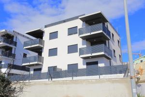 Family-friendly apartments with swimming pool Mavarstica, Ciovo - 18642