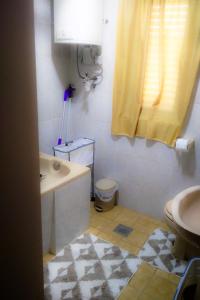 Apartments by the sea Necujam, Solta - 18664