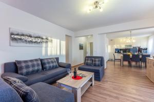 Family-friendly apartments with swimming pool Stanici, Omis - 18676