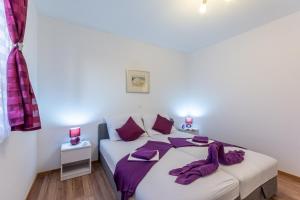 Family-friendly apartments with swimming pool Stanici, Omis - 18676