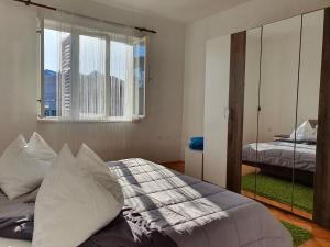 Apartments with parking space Palit, Rab - 18681