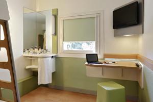 Hotels IBIS Budget Aix en Provence Est Le Canet : Chambre Triple Standard