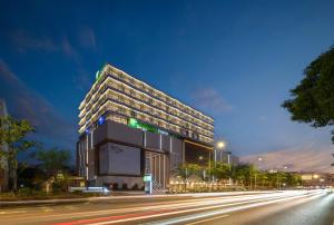 Holiday Inn Express Shanghai Qingpu New City by IHG - Hotel 4 stelle a Shanghai
