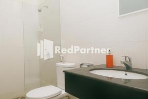 Pits Hotel Mitra RedDoorz near Atom Mall